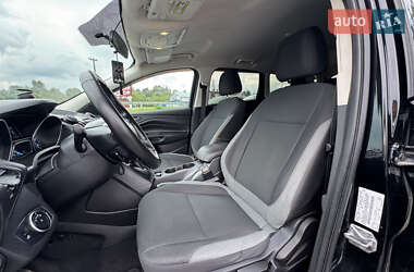 Внедорожник / Кроссовер Ford Escape 2016 в 