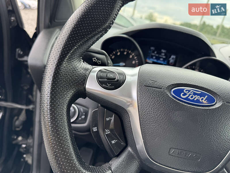 Позашляховик / Кросовер Ford Escape 2016 в Стрию