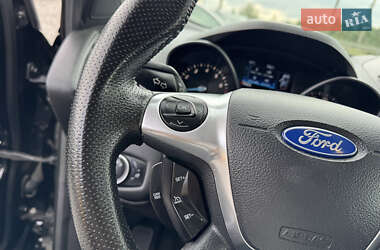 Внедорожник / Кроссовер Ford Escape 2016 в 