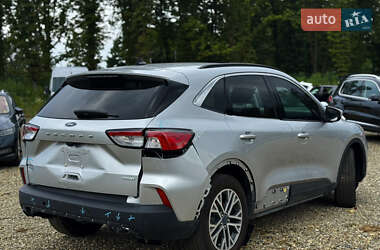 Внедорожник / Кроссовер Ford Escape 2020 в 
