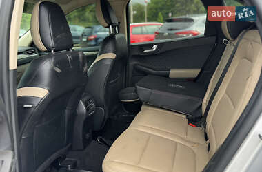 Внедорожник / Кроссовер Ford Escape 2020 в 