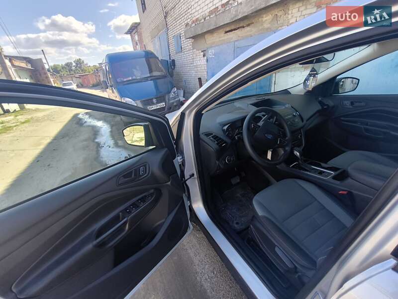 Внедорожник / Кроссовер Ford Escape 2019 в Сумах