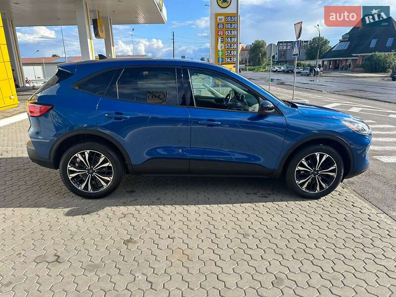 Внедорожник / Кроссовер Ford Escape 2022 в Переяславе