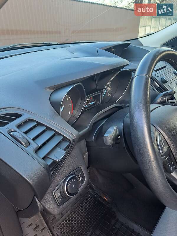 Внедорожник / Кроссовер Ford Escape 2016 в Киеве