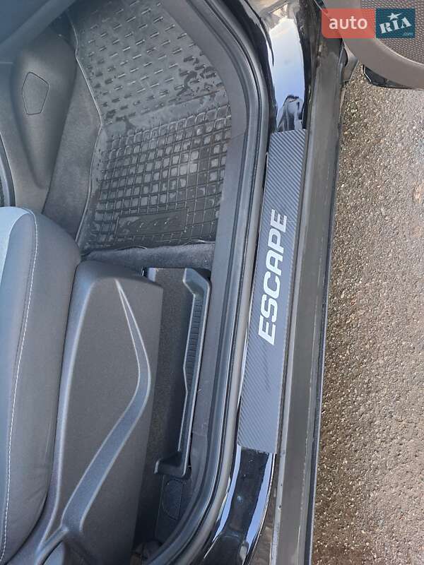 Внедорожник / Кроссовер Ford Escape 2016 в Киеве