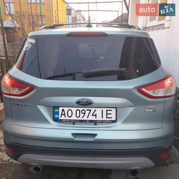 Внедорожник / Кроссовер Ford Escape 2012 в Ужгороде