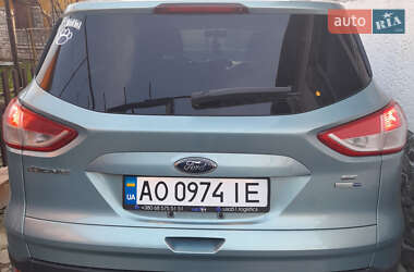 Внедорожник / Кроссовер Ford Escape 2012 в 
