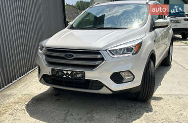Внедорожник / Кроссовер Ford Escape 2017 в 