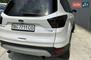 Внедорожник / Кроссовер Ford Escape 2017 в 