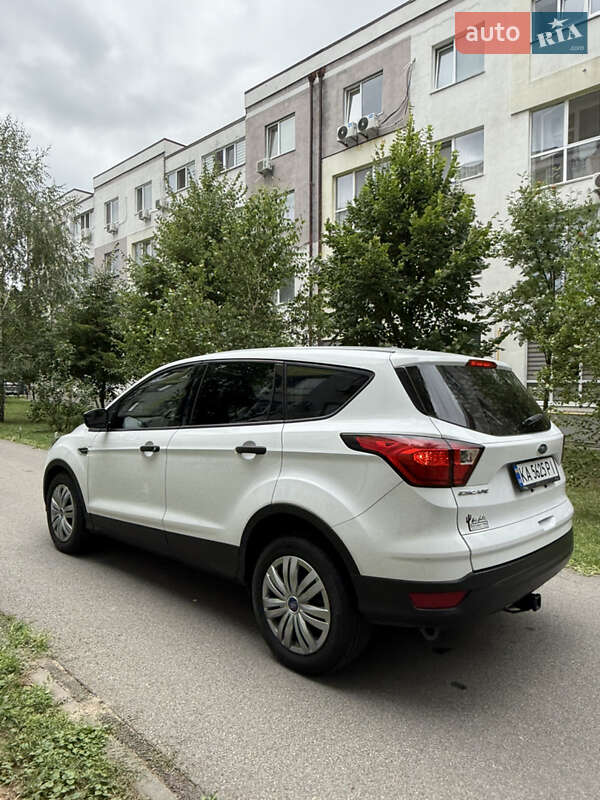 Внедорожник / Кроссовер Ford Escape 2019 в Киеве