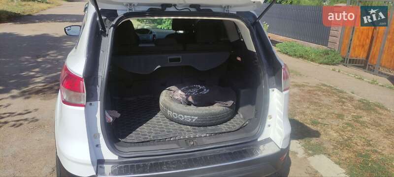 Внедорожник / Кроссовер Ford Escape 2012 в Ольшанке
