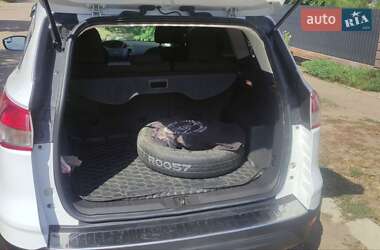 Внедорожник / Кроссовер Ford Escape 2012 в 