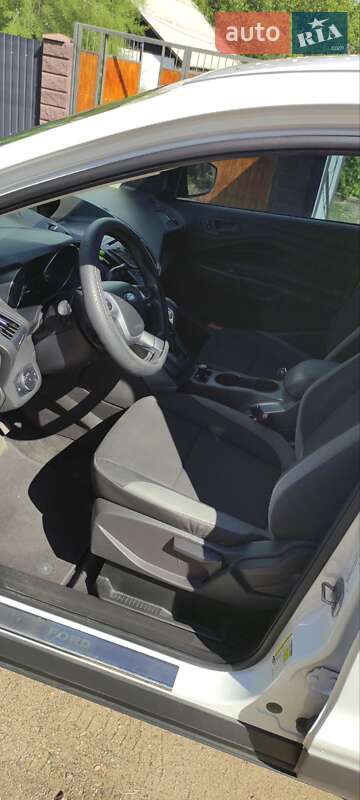 Внедорожник / Кроссовер Ford Escape 2012 в Ольшанке