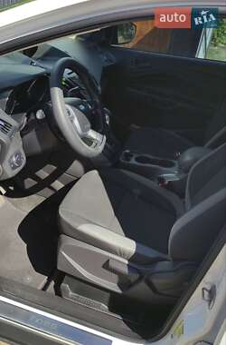 Внедорожник / Кроссовер Ford Escape 2012 в 
