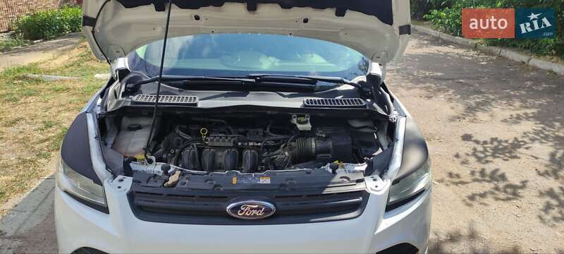Внедорожник / Кроссовер Ford Escape 2012 в Ольшанке