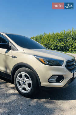 Внедорожник / Кроссовер Ford Escape 2017 в Сумах