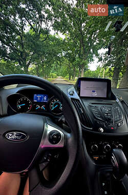 Внедорожник / Кроссовер Ford Escape 2014 в 