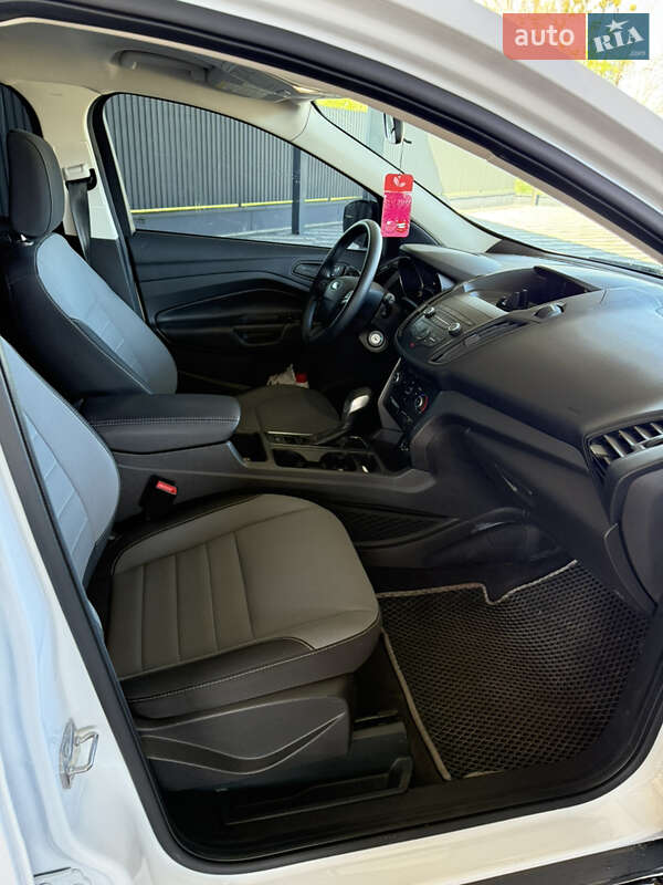 Позашляховик / Кросовер Ford Escape 2019 в Львові