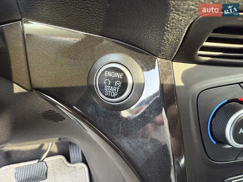 Внедорожник / Кроссовер Ford Escape 2019 в Львове