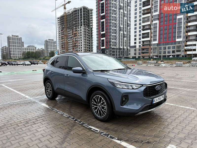 Внедорожник / Кроссовер Ford Escape 2023 в Киеве