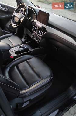 Внедорожник / Кроссовер Ford Escape 2021 в 