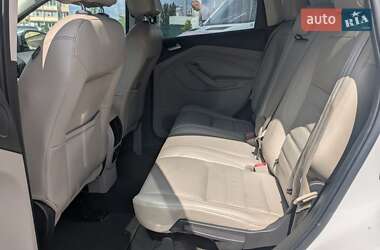 Внедорожник / Кроссовер Ford Escape 2016 в 