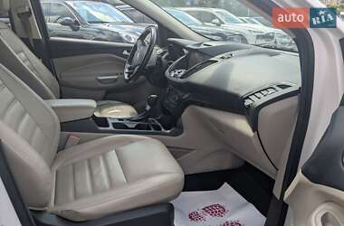 Внедорожник / Кроссовер Ford Escape 2016 в 