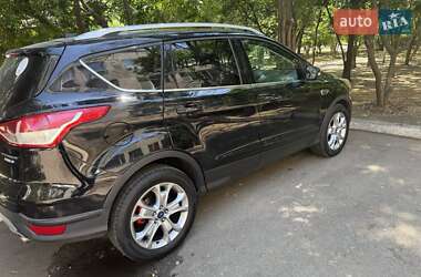 Внедорожник / Кроссовер Ford Escape 2016 в 