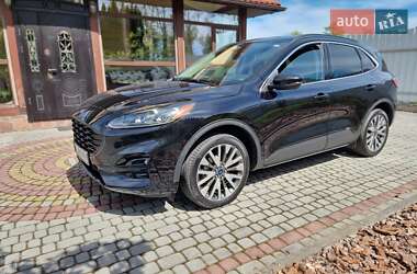 Внедорожник / Кроссовер Ford Escape 2020 в 
