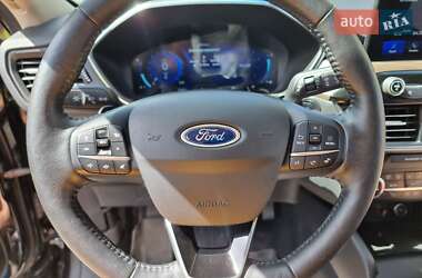 Внедорожник / Кроссовер Ford Escape 2020 в 