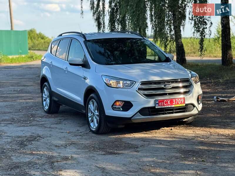 Внедорожник / Кроссовер Ford Escape 2018 в Дубно