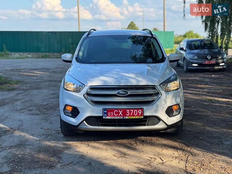 Внедорожник / Кроссовер Ford Escape 2018 в Дубно