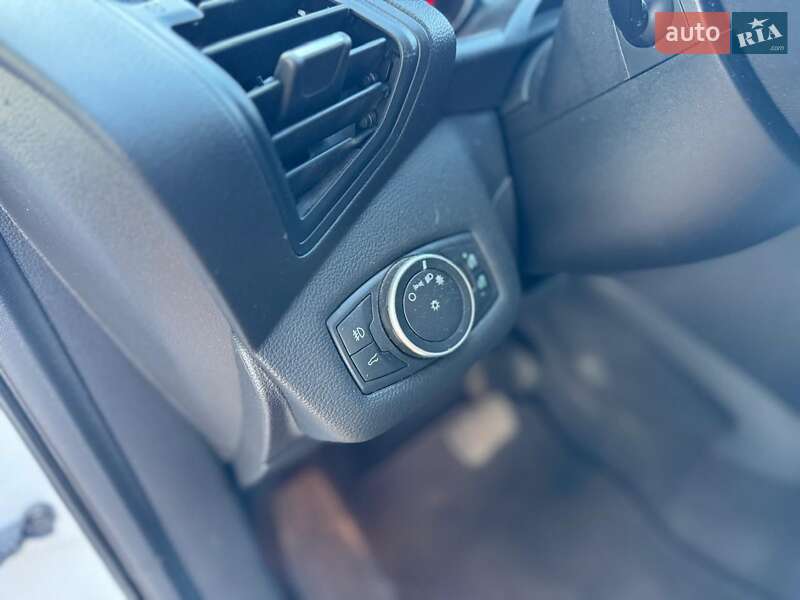 Внедорожник / Кроссовер Ford Escape 2018 в Дубно