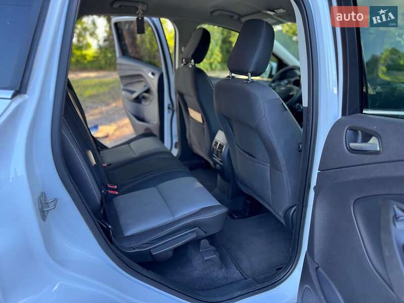 Внедорожник / Кроссовер Ford Escape 2018 в Дубно