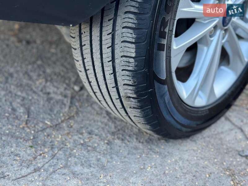 Внедорожник / Кроссовер Ford Escape 2018 в Дубно
