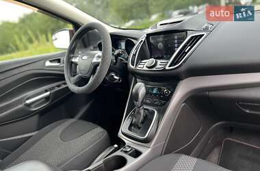 Внедорожник / Кроссовер Ford Escape 2013 в 