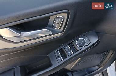 Внедорожник / Кроссовер Ford Escape 2021 в 