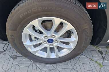 Внедорожник / Кроссовер Ford Escape 2021 в 
