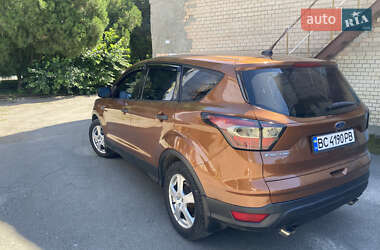 Внедорожник / Кроссовер Ford Escape 2017 в 