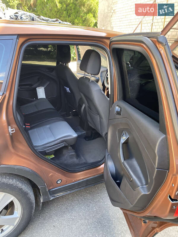 Внедорожник / Кроссовер Ford Escape 2017 в Хмельницком