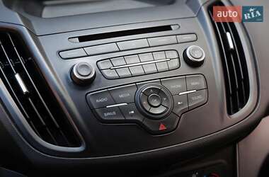 Внедорожник / Кроссовер Ford Escape 2016 в 