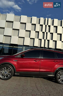 Внедорожник / Кроссовер Ford Escape 2018 в 