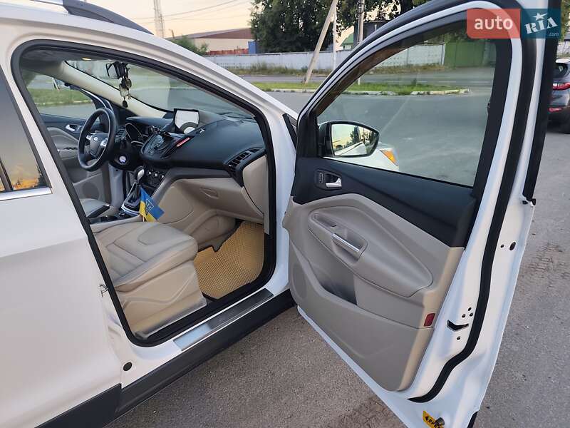 Позашляховик / Кросовер Ford Escape 2016 в Бучі