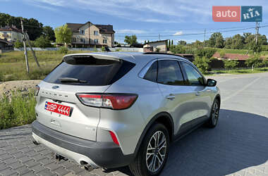 Внедорожник / Кроссовер Ford Escape 2020 в 