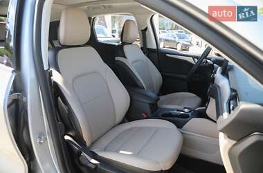 Позашляховик / Кросовер Ford Escape 2022 в 
