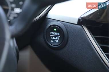 Позашляховик / Кросовер Ford Escape 2022 в 