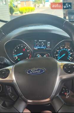 Внедорожник / Кроссовер Ford Escape 2016 в 