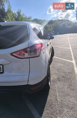 Внедорожник / Кроссовер Ford Escape 2013 в 