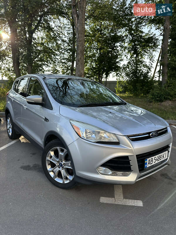 Внедорожник / Кроссовер Ford Escape 2012 в 