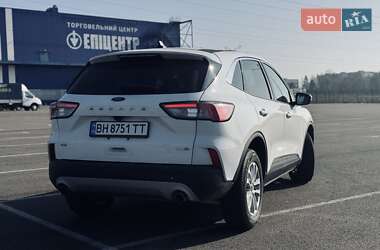 Внедорожник / Кроссовер Ford Escape 2020 в 